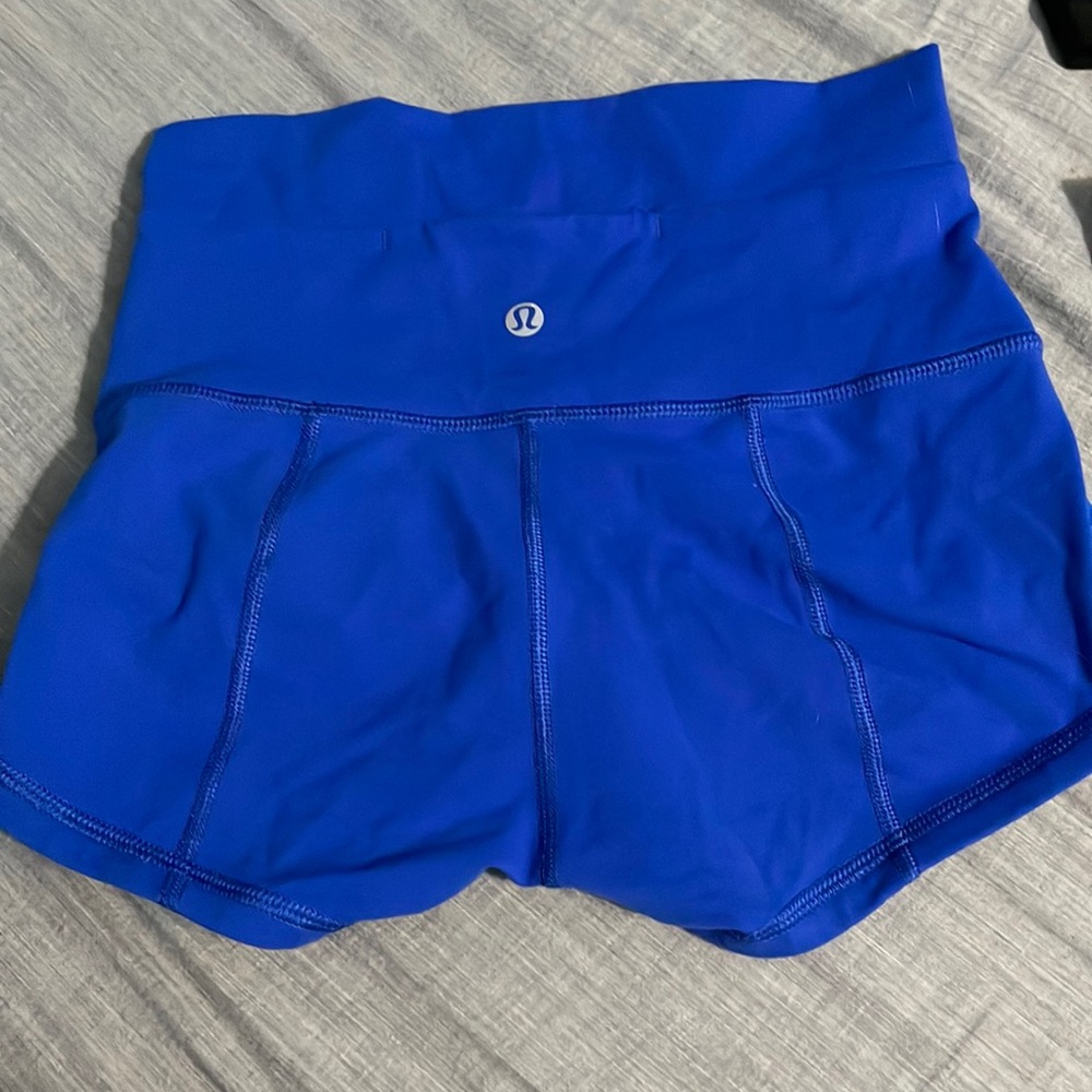 Lululemon size 4 yoga shorts!